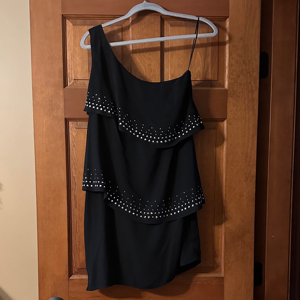 Elegant Black One-Shoulder Dress